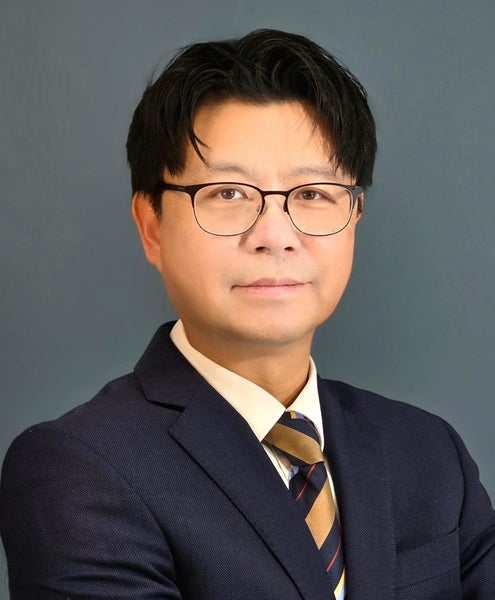 Steven Yeo, Associate